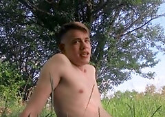 Czech Hunter: Muscled big dick Hunter flashing