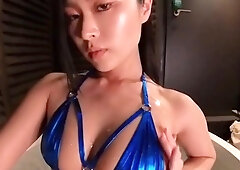 Omege japanese girl with big boobs on cams