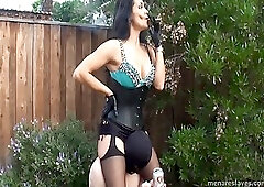 The Domme Smoking Stool