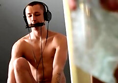 Str8togay.com: Ryan Bones in company with Theo Brady in bath