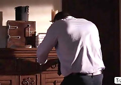 TBabe Janie Blade does a mess on the kitchen with her Husband