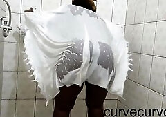 Thick curvy large ass black twerking in the showers