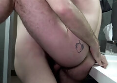 Gigantic Meatpipe Boinks Super-hot Guy Beaver