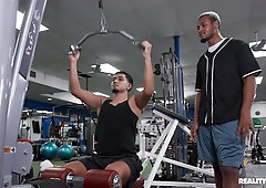 Watch Out, the Gym Makes Her Horny: BBC Coach Damion Dayski dicks All Natural Melztube during Workout