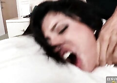 BRAZZERS - Woody’s Viral Scheme Sabotaging Johnny Sins to Bang Veronica Rodriguez