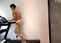 Muslce guy modeling shooting