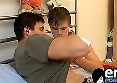 Attractive twink rides uncut dick and receives a facial