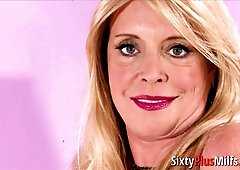 Blonde milf mastering hard prick as a pro