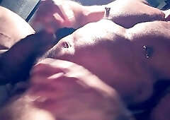 BIGGEST MUSCLE BRUTE WANKS HIS HUNG WEENIE