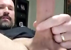Str8 daddy cumming in his mouth