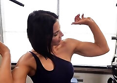 Doing a little pump up session in the starting with bicep curls and lat pulldowns, with flexing in between of my toned, hot, feminine domina body for 