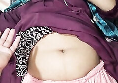 I brought the expatriate's wife to my abode and screwed her.