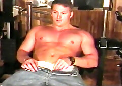 Hot Muscle Bound Stud Spunks On Himself