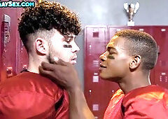Built interracial stud savors bareback anal in locker room