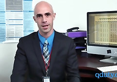 Kinky manager wags his ginormous salami in his workers face