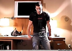 Kyle Parker Muscle Worship