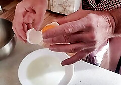 Stripped kitchen. Pasta carbonara.