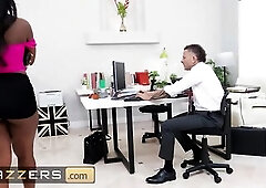 BRAZZERS - Kira Noir Uses A Tugjob To Distract Her Boyfriend In advance of Screwing His Ally Victor