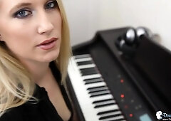 Toni Lou in Musical Tease - DownblouseJerk