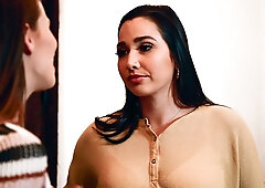 Sexy Karlee gets help from Jillian, then squirts on her face.