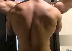 Tattoo bodybuilder blowjob with cumshot