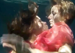 Bubbly Lilia - underwater teen smut - Underwater Show