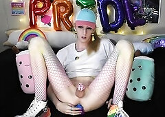 Rainbow Femboi Scarlet Squirts and Sissygasms!