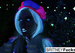 2 hot blondes share Halloween scare