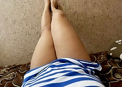 Handsome Eve gives a hot JOI session for girls masturbating to orgasm