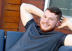 Chubby and muscular solo guy Canelo Ment jerking off