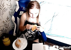 Gamer hottie spreads her legs for a solo