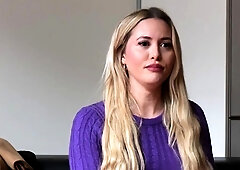 amateur blonde solo webcam