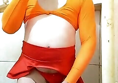 Velma s cosplay crossdresser