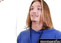 Spouse and Coach Team Up to Stretch Wife’s Holes