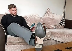 Bare feet records himself jerking off