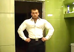 RUSSIAN BODYBUILDER STRIP AND CUM 23