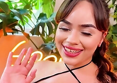 Busty Rose Lynn Gives Horny Dick Satisfying Ride