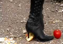 Boot Food Crushing