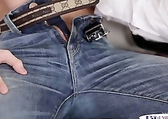 Cockriding stud blown by babe in mmf trio