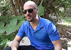 Teen Raylin Anns outdoor fuck