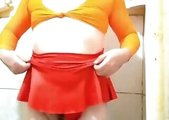 Velma s cosplay crossdresser
