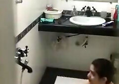 Today Exclusive- Horny Nri Mom Bathing Video Capture By Hidden Cam