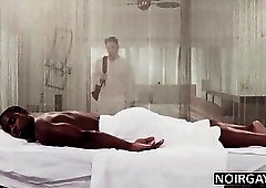 White gay massages and fucks his bbc black gay customer