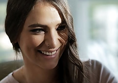 All-natural girlfriend Izzy Lush is cheating on her boyfriend