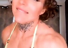 Close up MiLF getting it in the ass