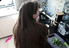 Laura’s day begins with a hungry boyfriend, but not for food. As that guy wakes her up asking for breakfast, that babe gives him smth much more exce