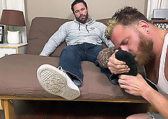 Joey Gets Off To Foot Worship - Joey