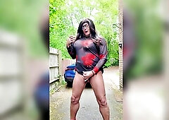 Amateur Crossdresser kellycd2022 peeing my pants and stroking outdoors
