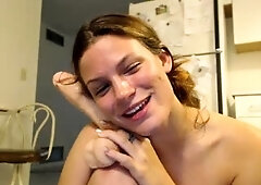 Webcam fun mature brunette with toys cum on cam