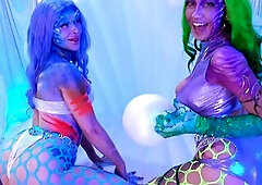 Unfathomable Sea Creatures Shoot: Behind the Scenes with Jewelz Blu & Little Puck